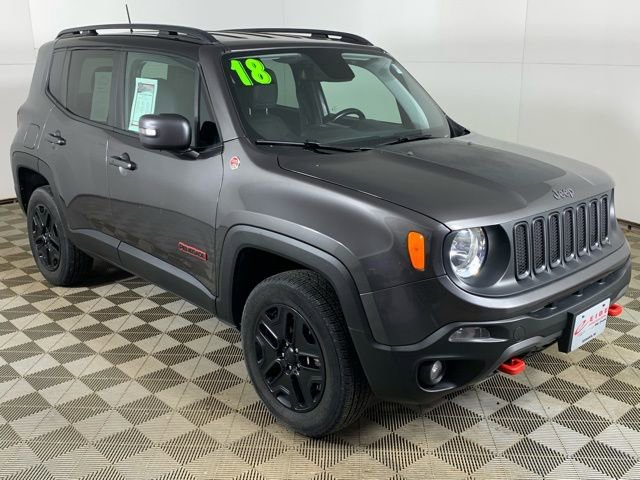 Used 2018 Jeep Renegade Trailhawk image 2