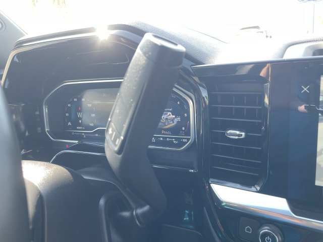 Used 2025 Chevrolet Silverado 2500 LT w/ Convenience Package AWD/4WD image 16