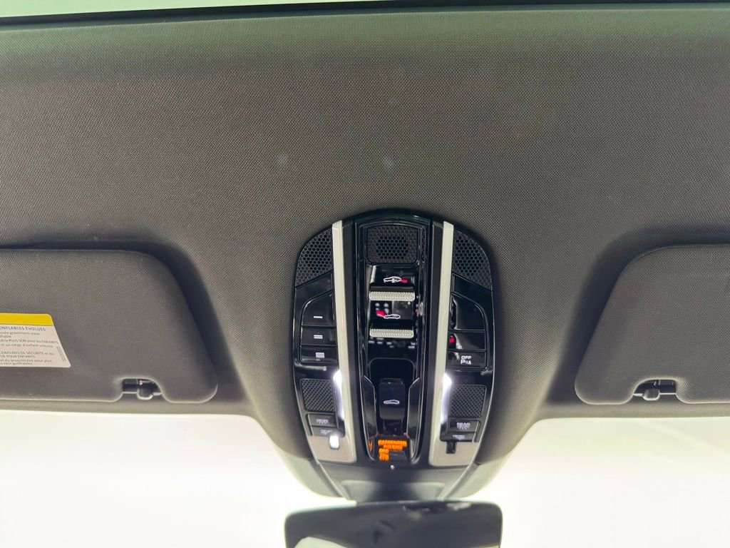 Used 2019 Porsche Panamera 4 AWD/4WD image 21