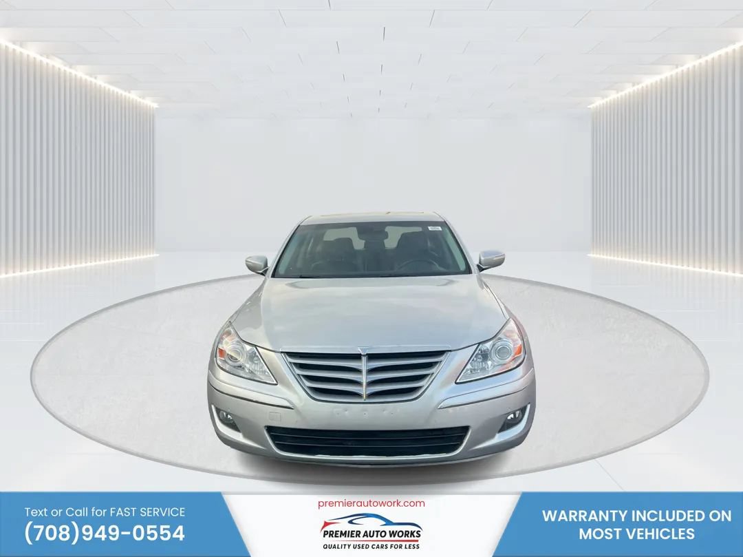 Used 2009 Hyundai Genesis 3.8 w/ Technology Pkg 4 RWD image 2