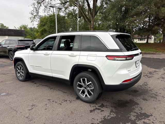 New 2027 Jeep Grand Cherokee Laredo X AWD/4WD image 8