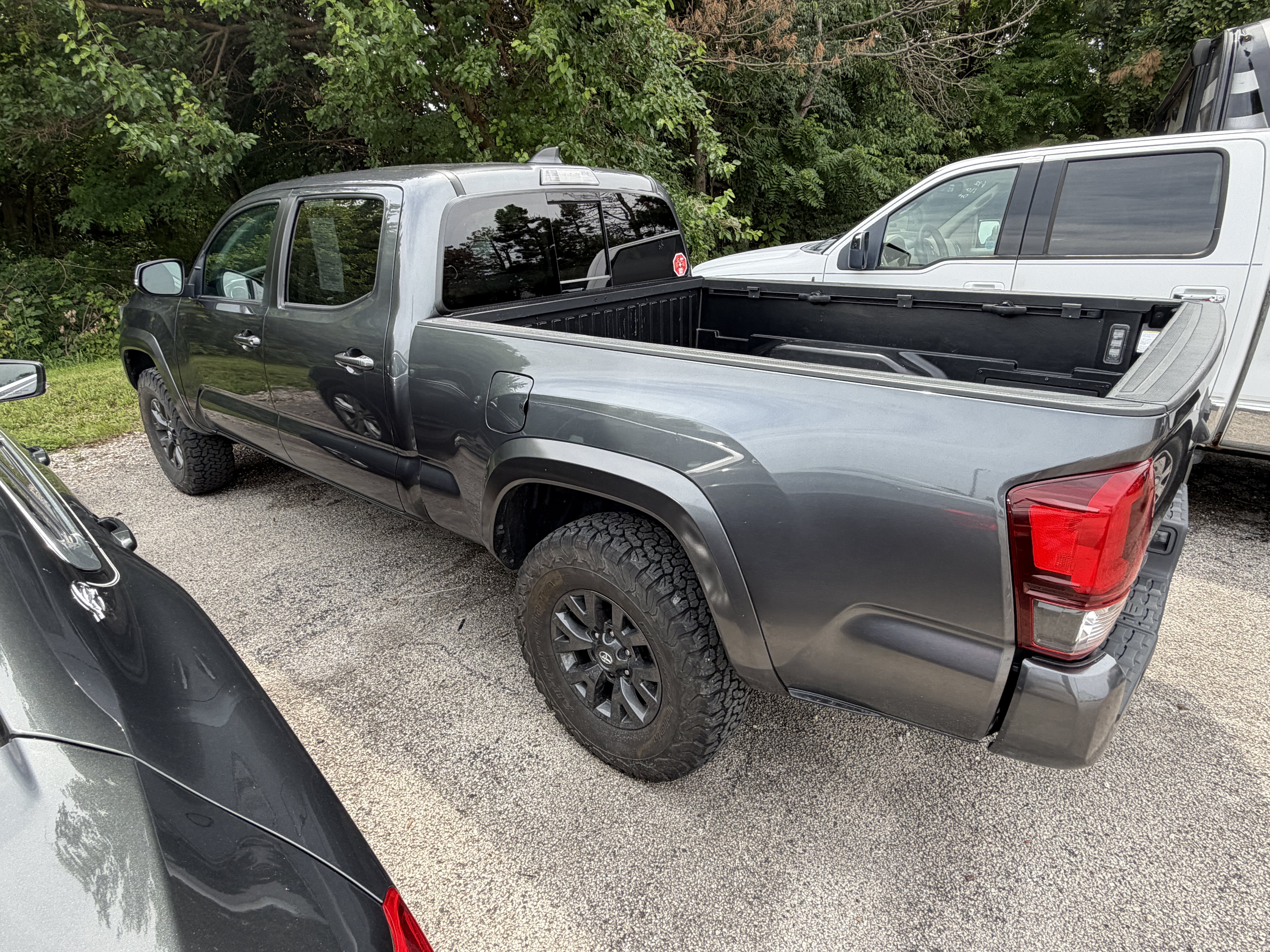 Used 2023 Toyota Tacoma SR5 w/ Technology Package AWD/4WD image 12