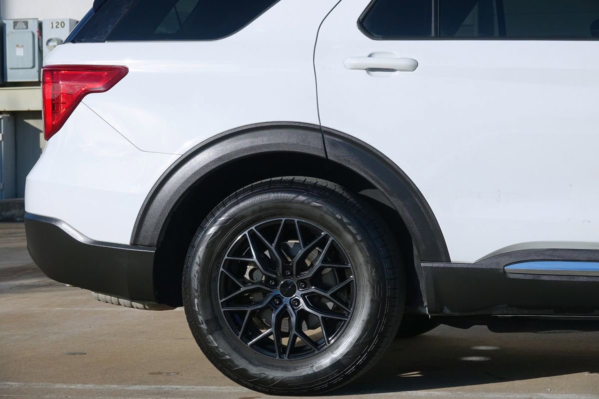 Used 2020 Ford Explorer XLT image 27