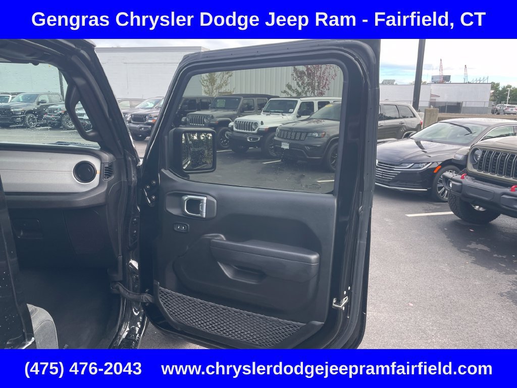 Certified 2024 Jeep Wrangler Unlimited w/ Convenience Group AWD/4WD image 22