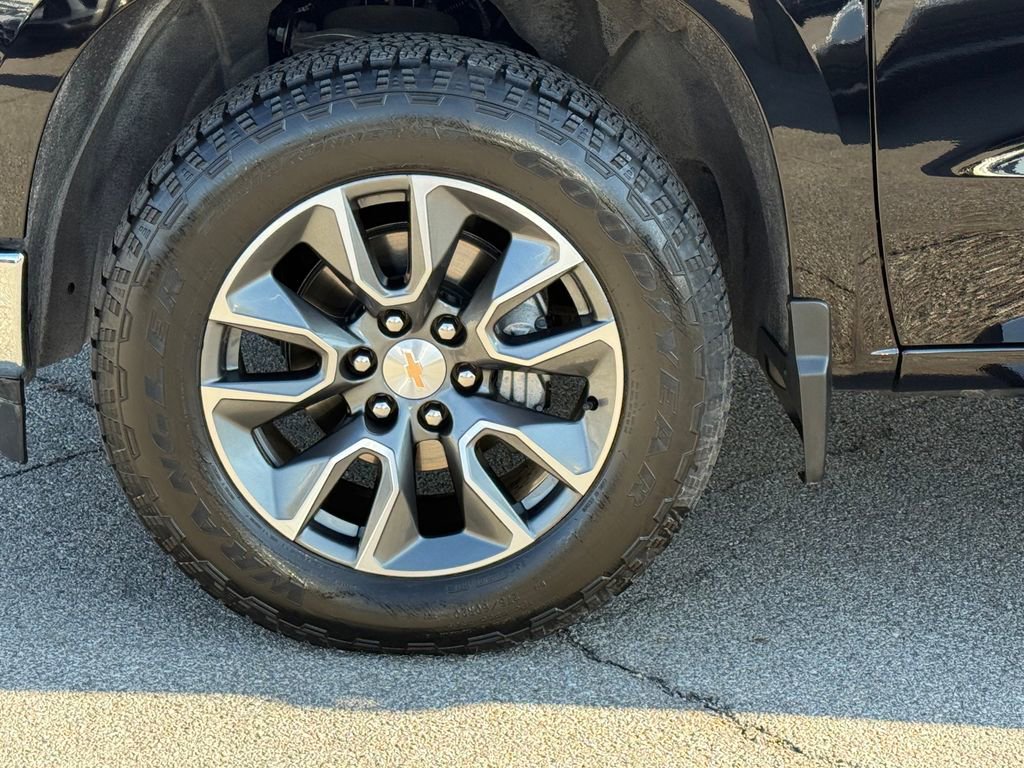 Used 2025 Chevrolet Silverado 1500 LT image 11