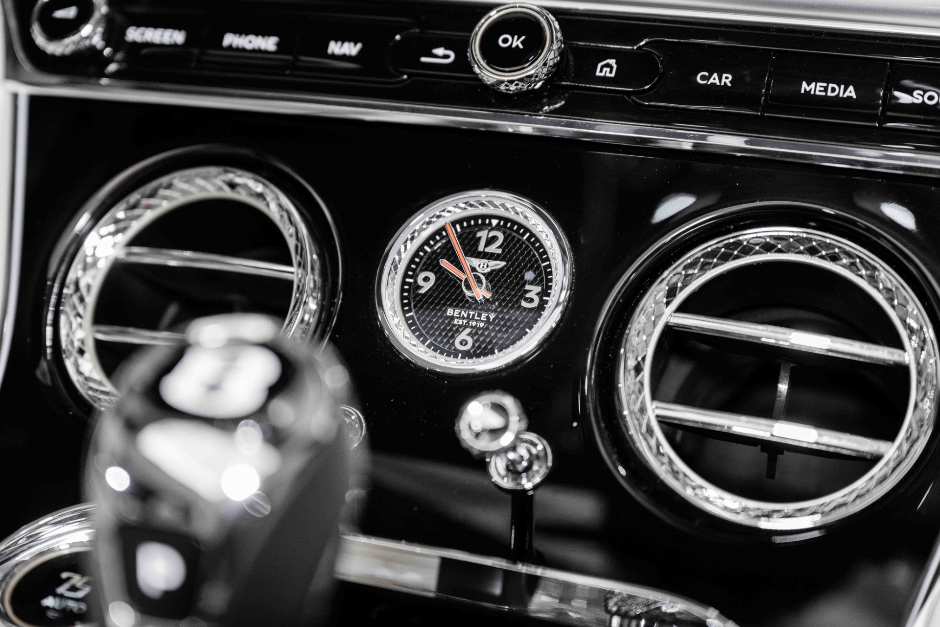 Used 2022 Bentley Continental GT image 33