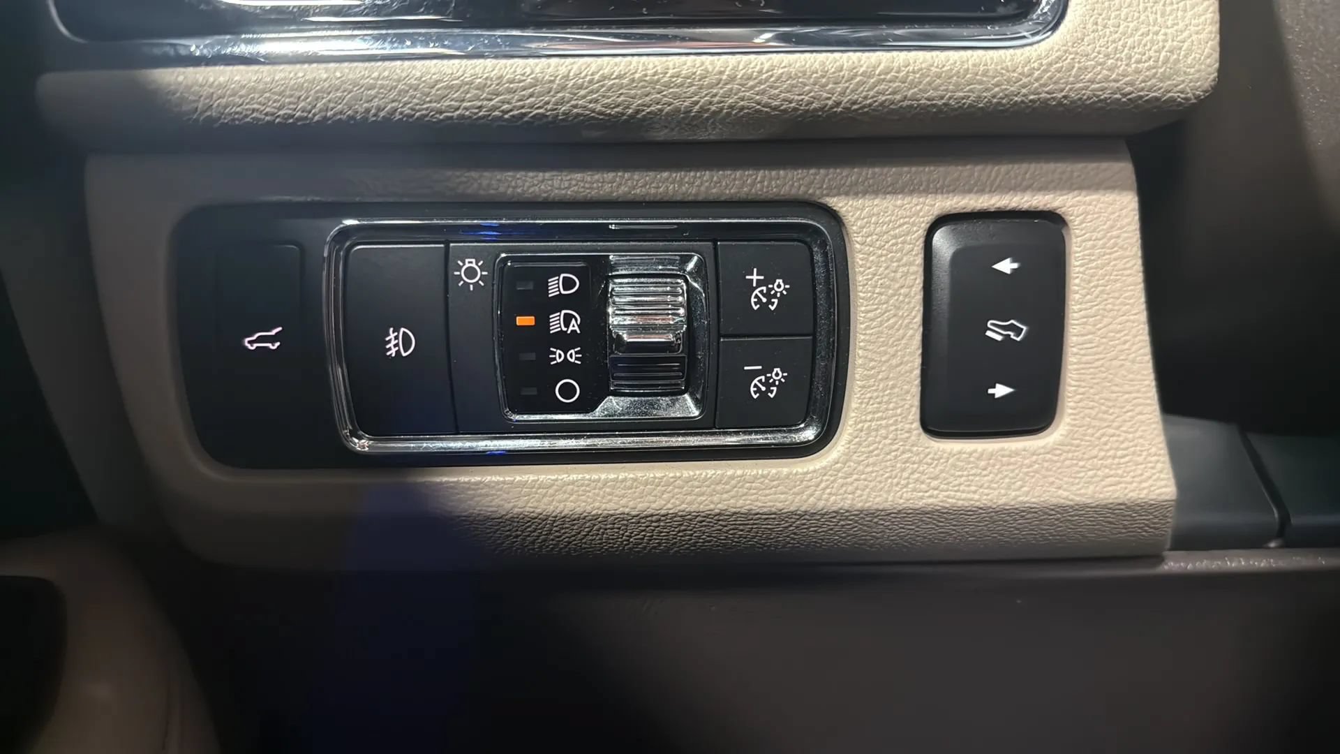 Used 2022 Lincoln Navigator 4WD image 20