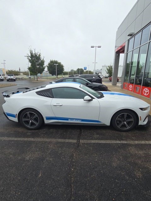 Used 2024 Ford Mustang Coupe RWD image 2
