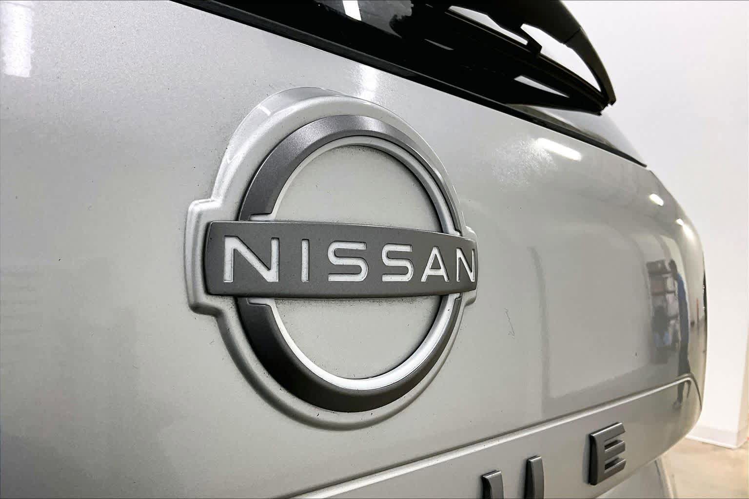 Used 2024 Nissan Rogue SV FWD image 30