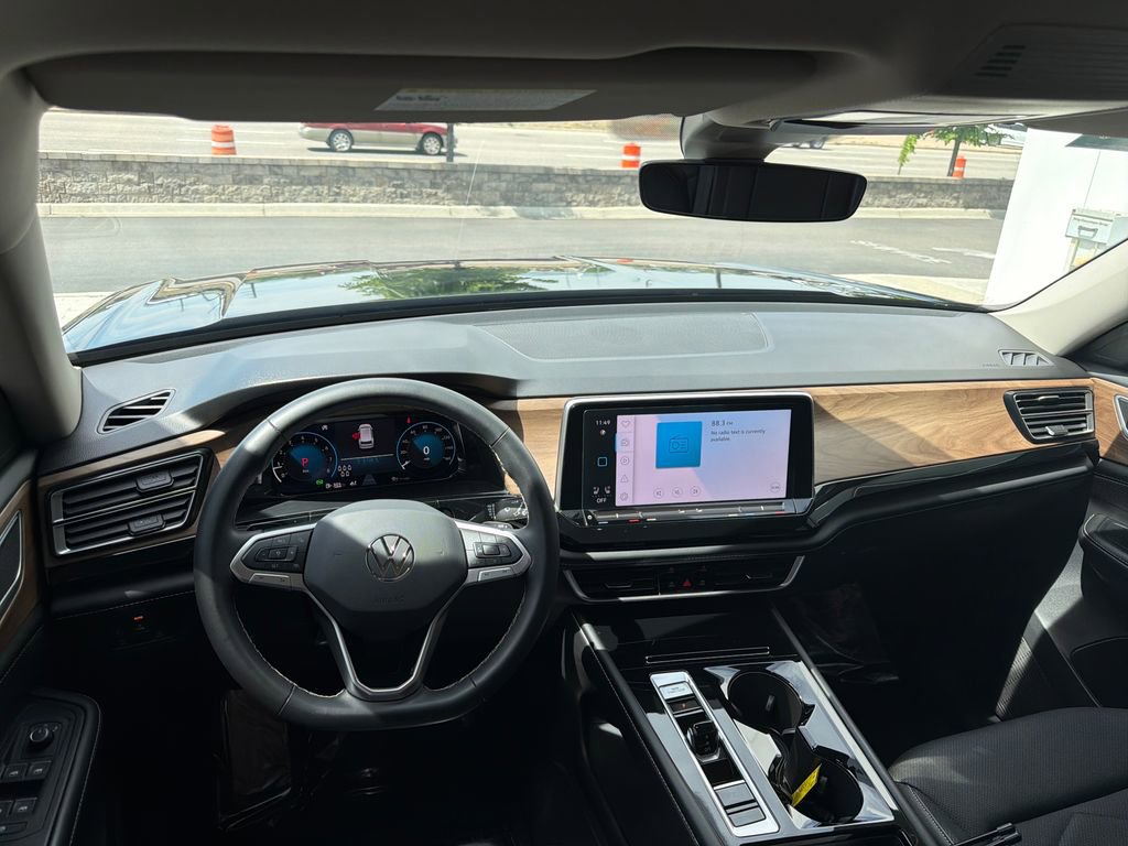 Certified 2024 Volkswagen Atlas SE w/ Black Wheel Package AWD/4WD image 15