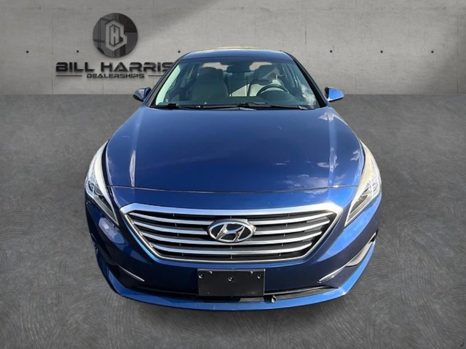 Used 2017 Hyundai Sonata SE FWD image 2