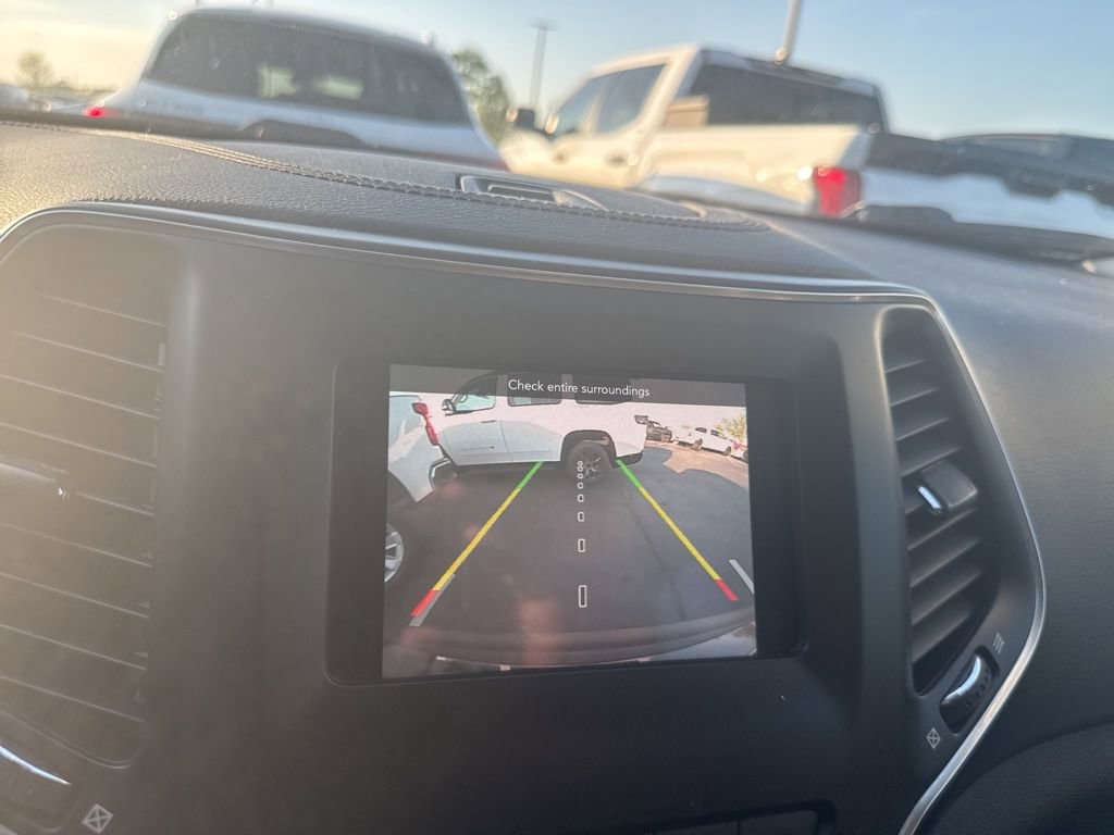 Used 2021 Jeep Cherokee Latitude Plus FWD image 15