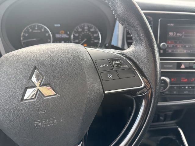 Used 2019 Mitsubishi Outlander SEL image 16