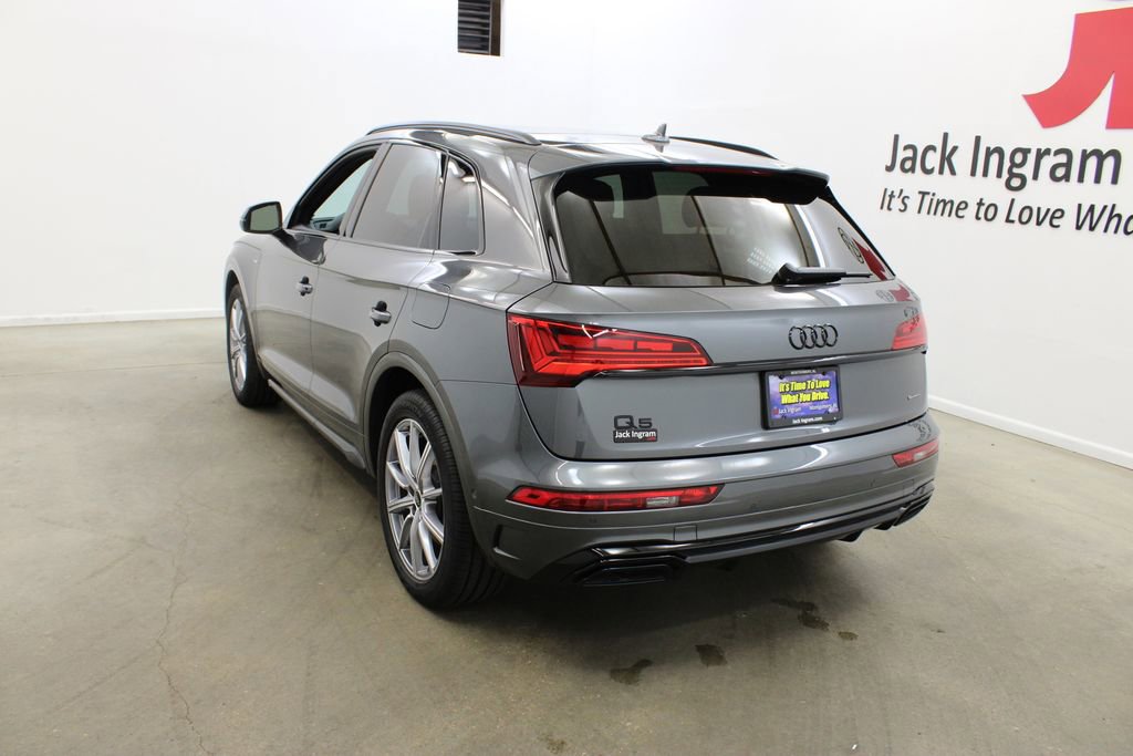 Certified 2024 Audi Q5 e Prestige image 2
