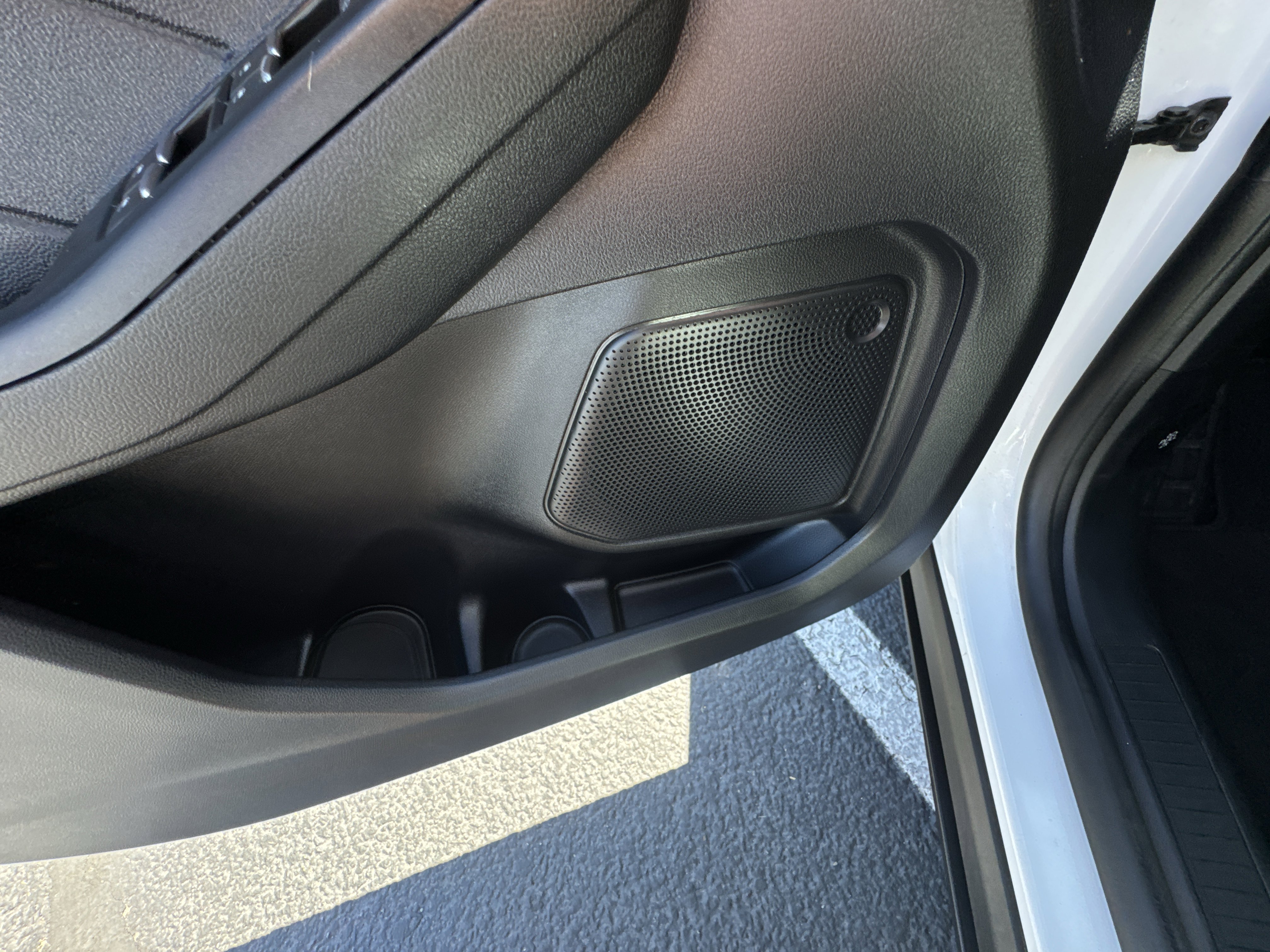 Used 2021 Ford Escape SE w/ Convenience Package image 24