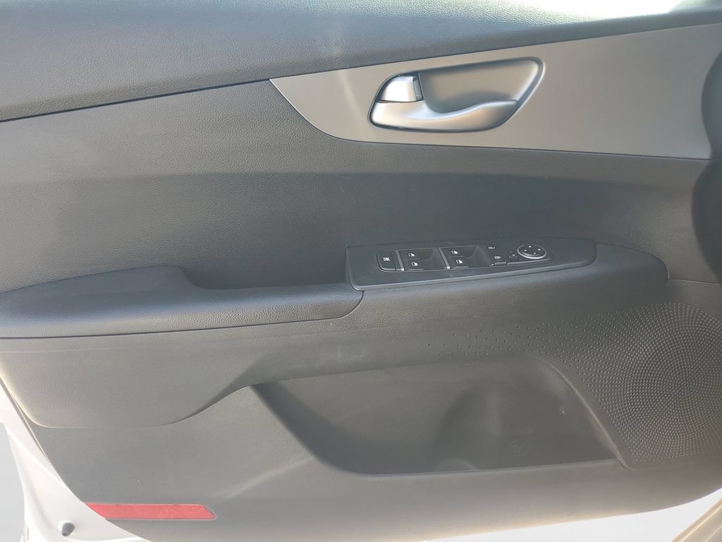 Used 2020 Kia Forte LXS FWD image 18