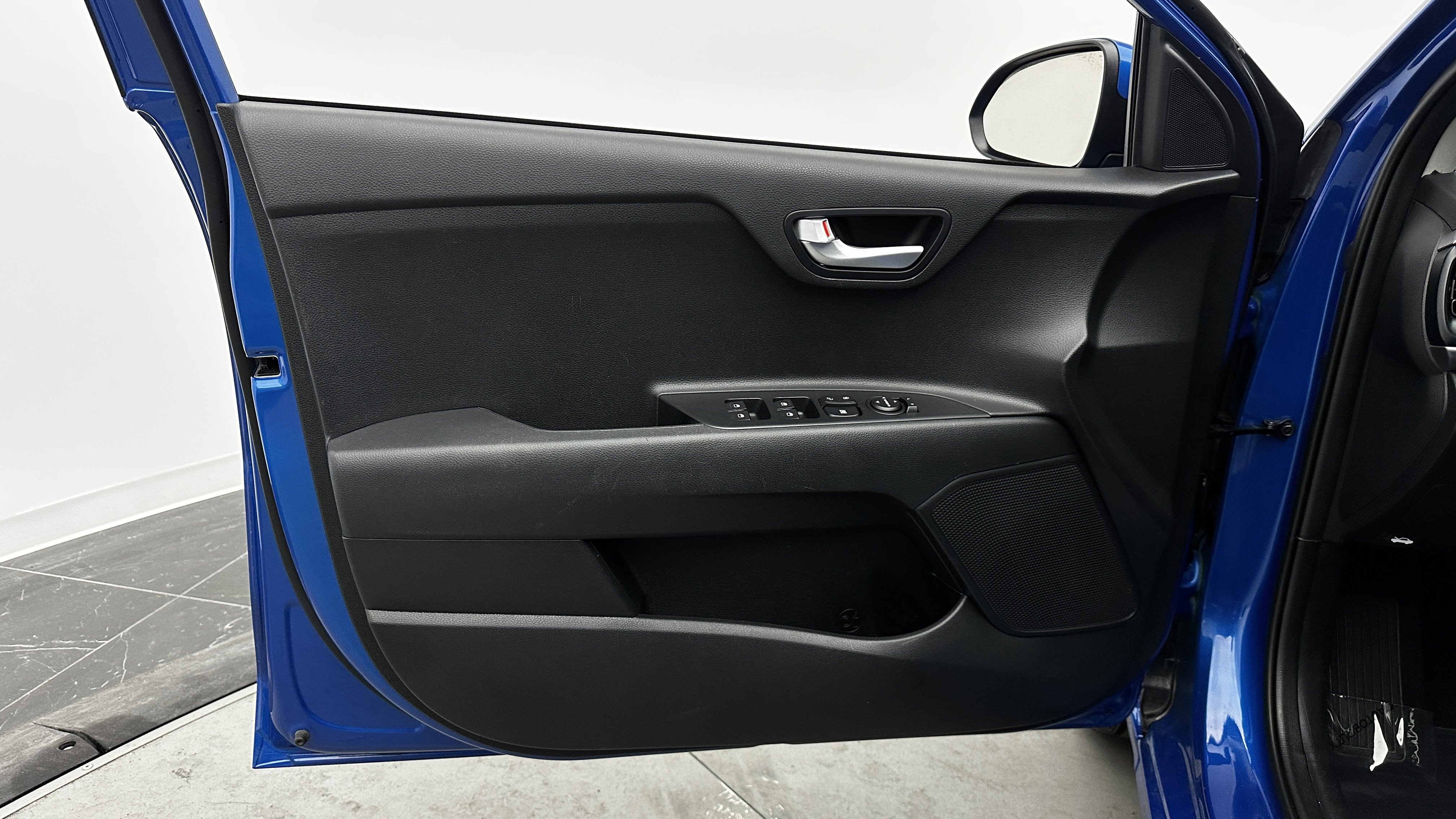 Used 2023 Kia Rio S w/ Technology Package image 10