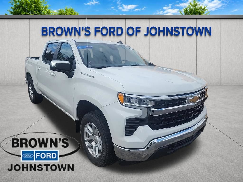 Used 2022 Chevrolet Silverado 1500 LT AWD/4WD image 1