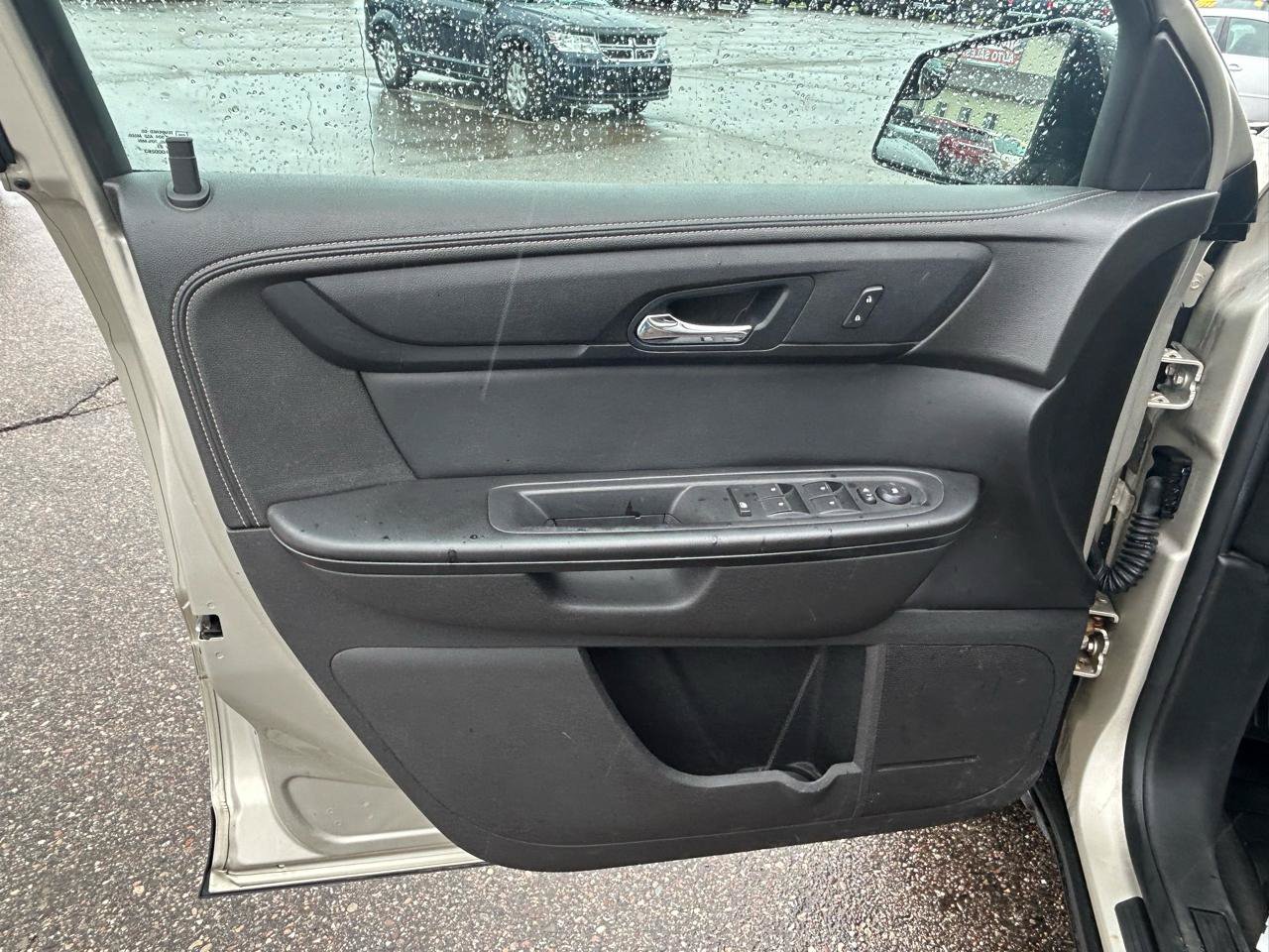 Used 2014 GMC Acadia SLE FWD image 15