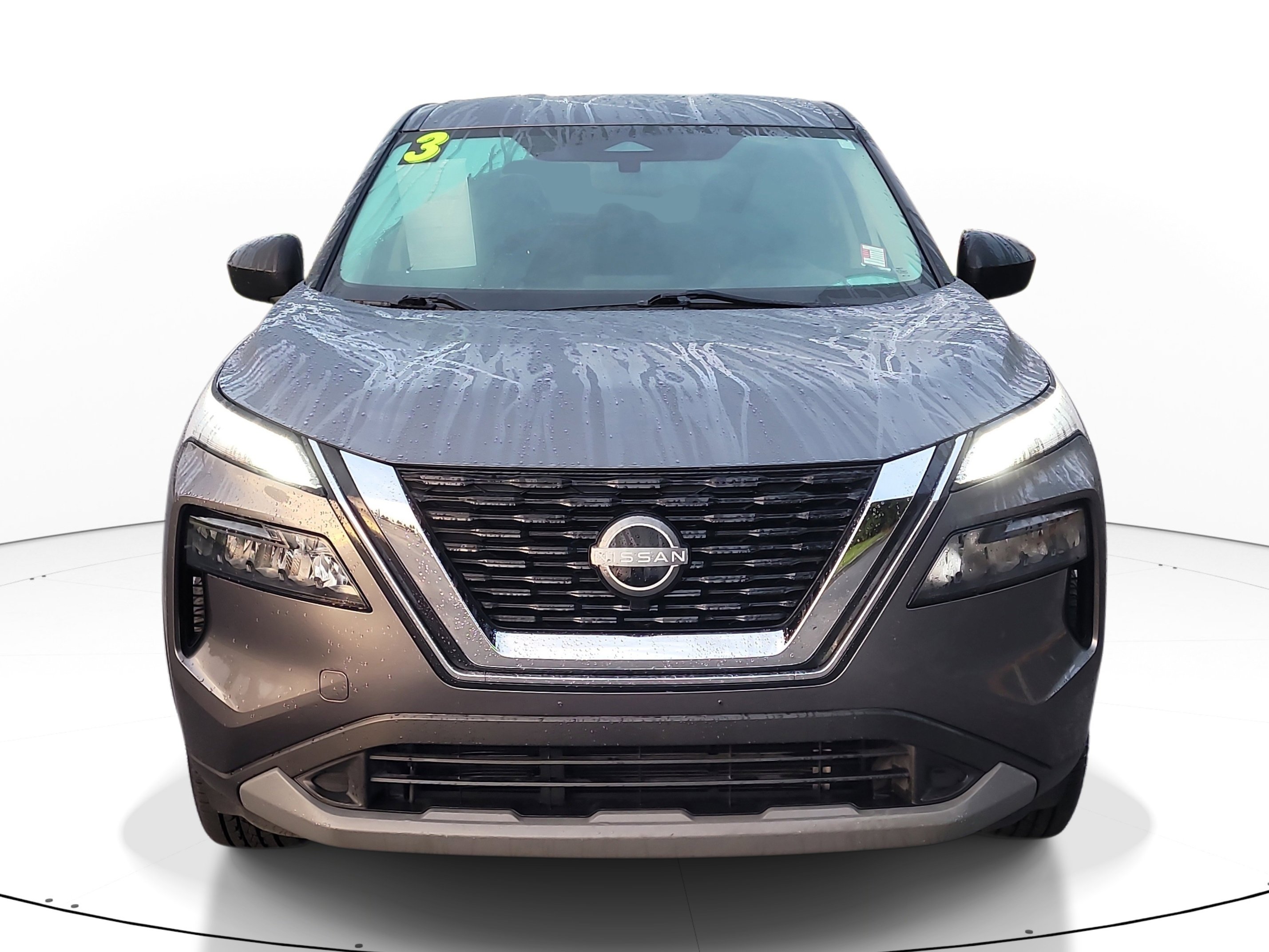 Used 2023 Nissan Rogue S image 2