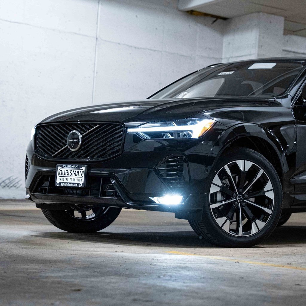 New 2026 Volvo XC60 B5 Plus w/ Protection Package Premier AWD/4WD image 2