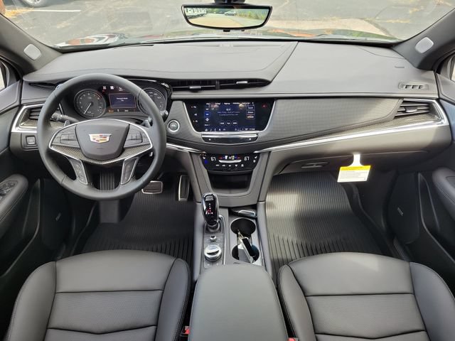 New 2026 Cadillac XT5 Sportv w/ LPO, Floor Liner Package AWD/4WD image 8
