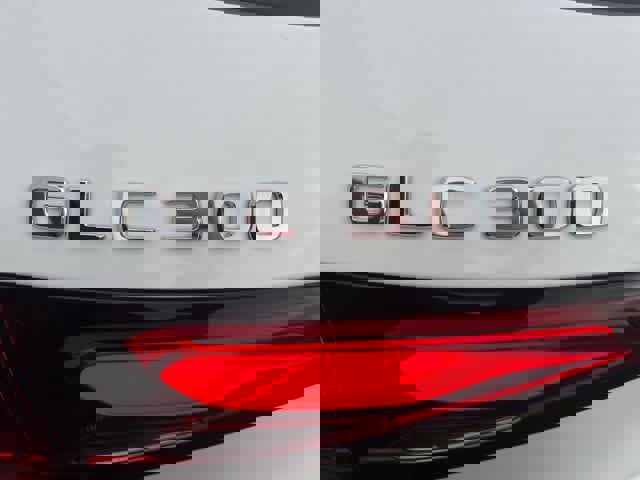 Used 2026 Mercedes-Benz GLC 300 image 11