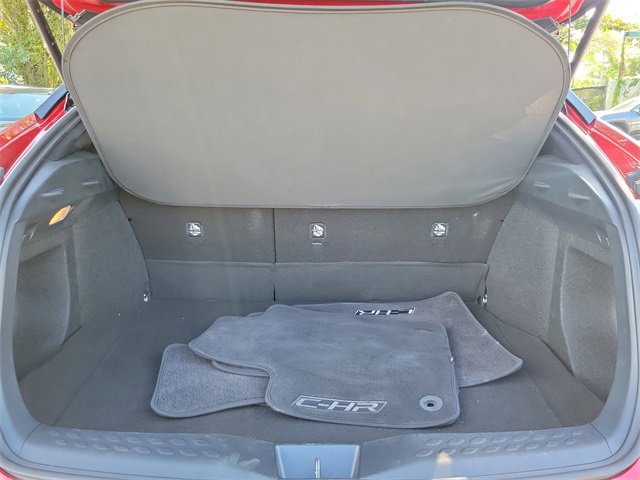 Used 2021 Toyota C-HR XLE image 5