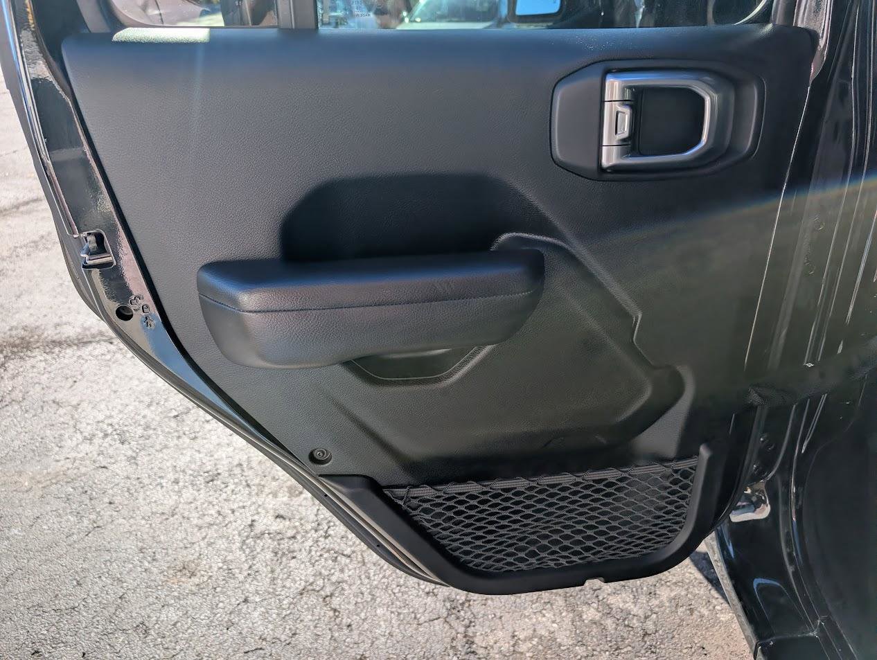 Used 2018 Jeep Wrangler Unlimited Sport S AWD/4WD image 36
