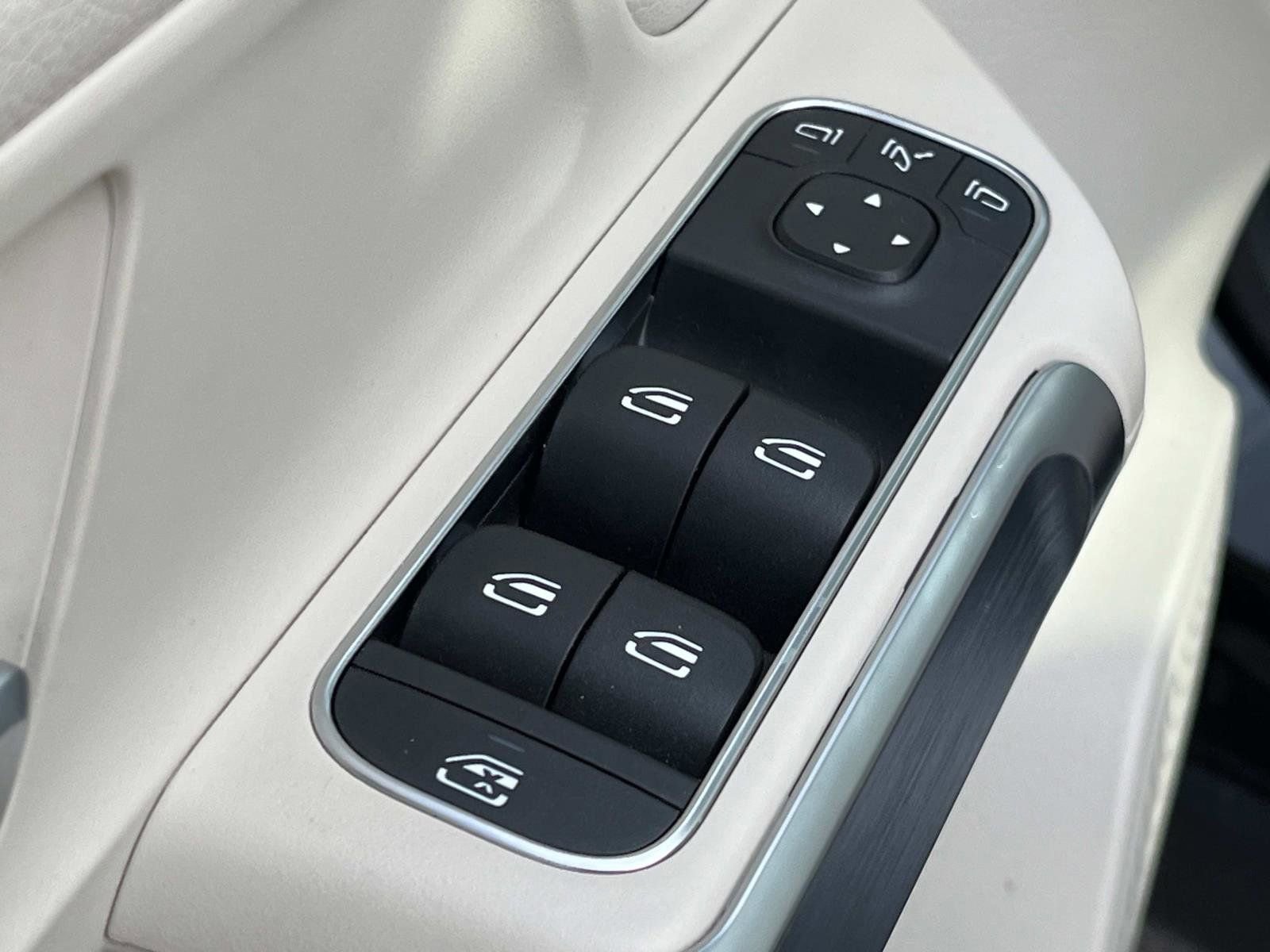 Certified 2025 Mercedes-Benz GLB 250 image 19