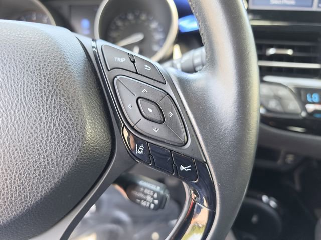 Used 2020 Toyota C-HR XLE FWD image 28