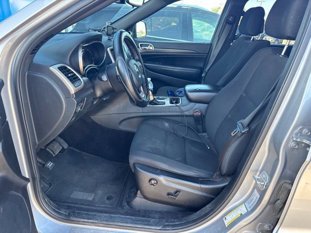 Used 2017 Jeep Grand Cherokee Laredo w/ Quick Order Package 23E AWD/4WD image 12