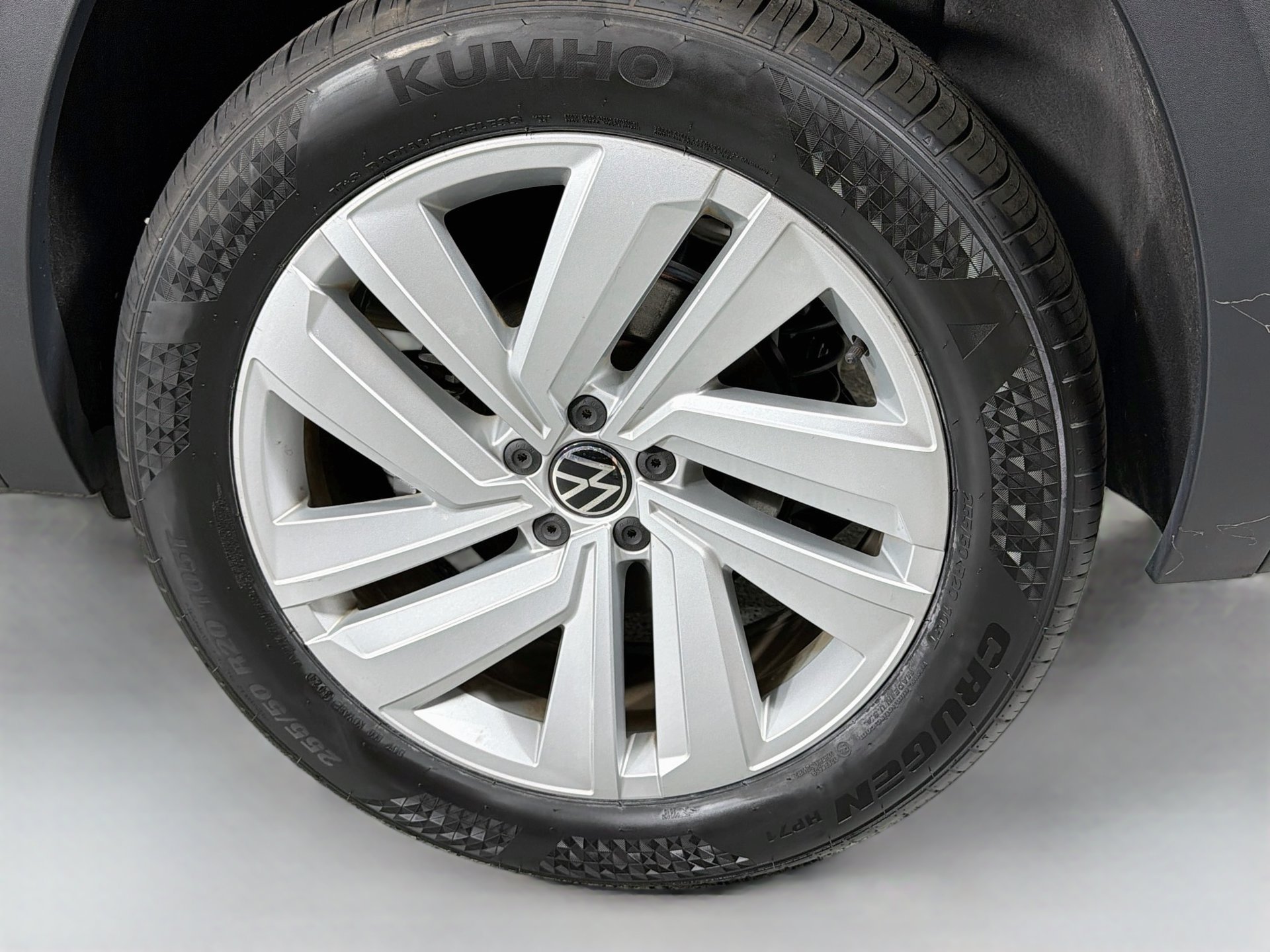 Certified 2023 Volkswagen Atlas Cross Sport SE FWD image 29