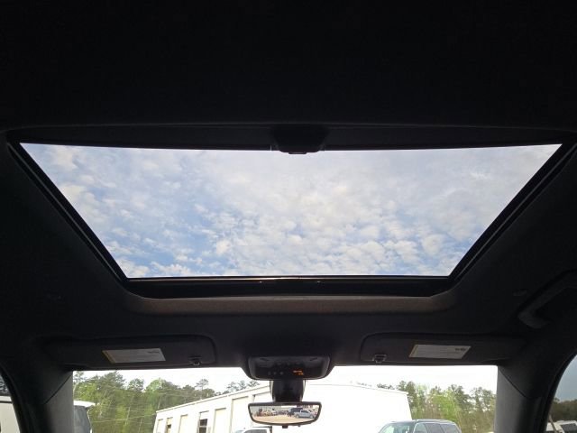Used 2022 Chevrolet Traverse Premier FWD image 50