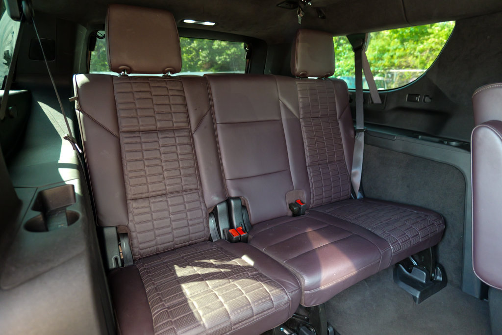 Used 2024 Cadillac Escalade ESV Premium Luxury Platinum AWD/4WD image 37