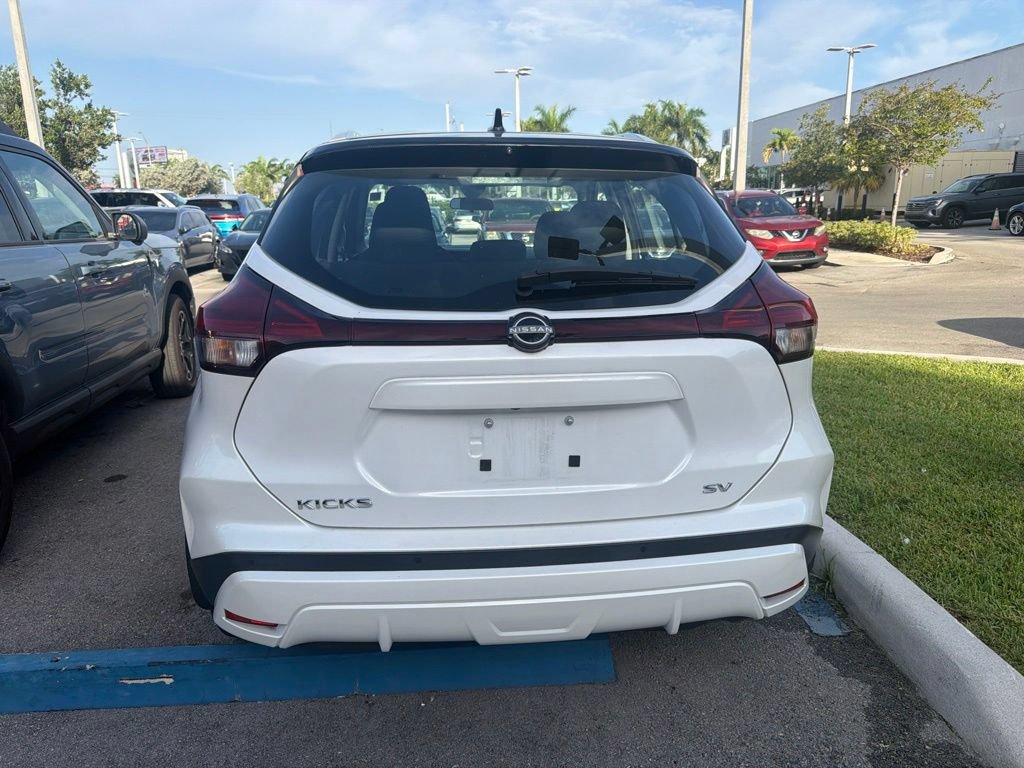 Used 2022 Nissan Kicks SV FWD image 5