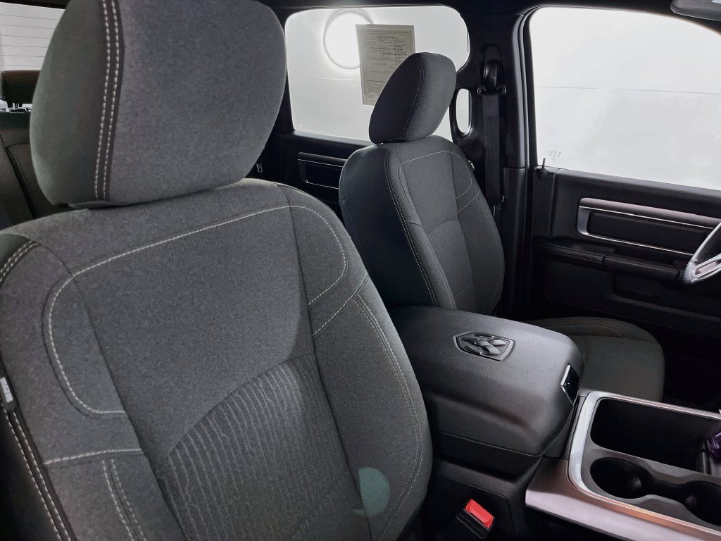 Used 2022 RAM 1500 Warlock w/ Ceramic Grey Warlock Package AWD/4WD image 31