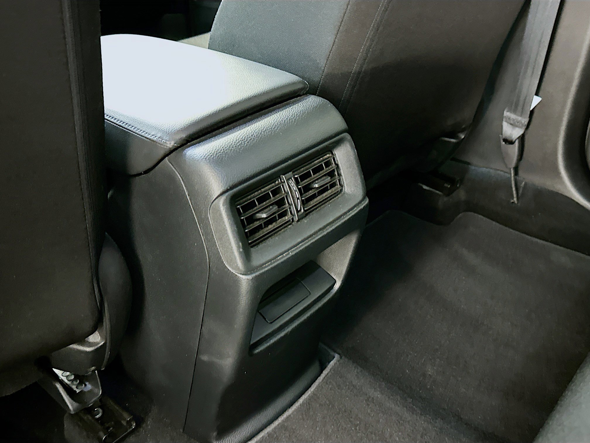 Used 2025 Honda CR-V LX image 27