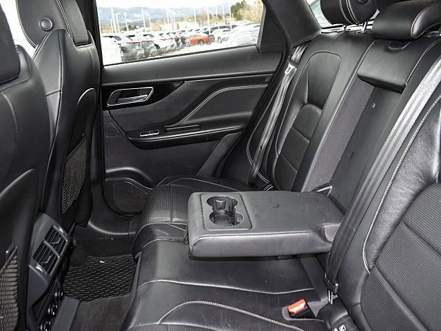 Used 2017 Jaguar F-PACE R-Sport image 15
