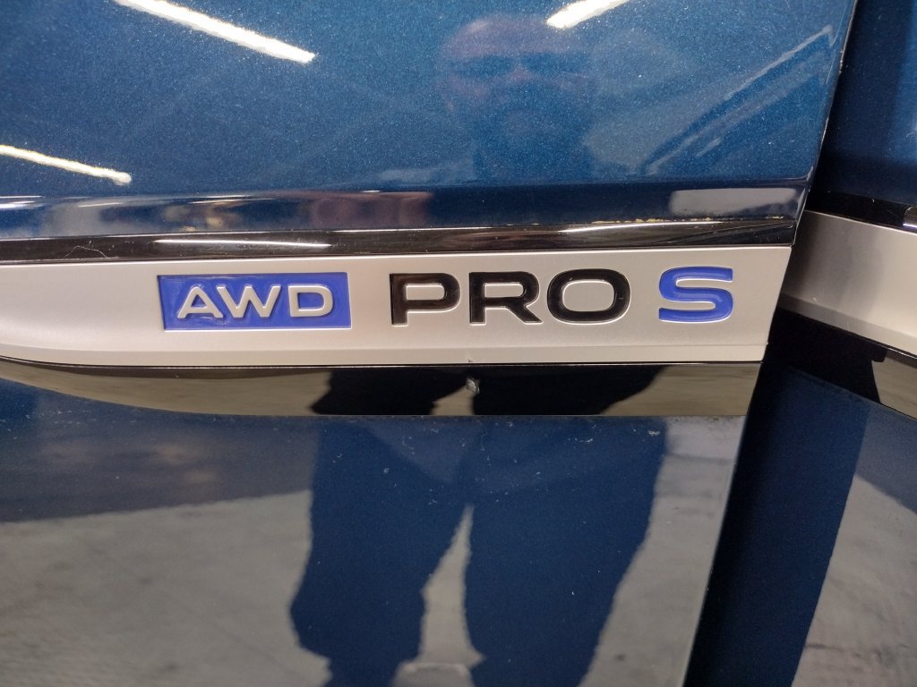 Used 2023 Volkswagen ID.4 Pro S AWD/4WD image 10