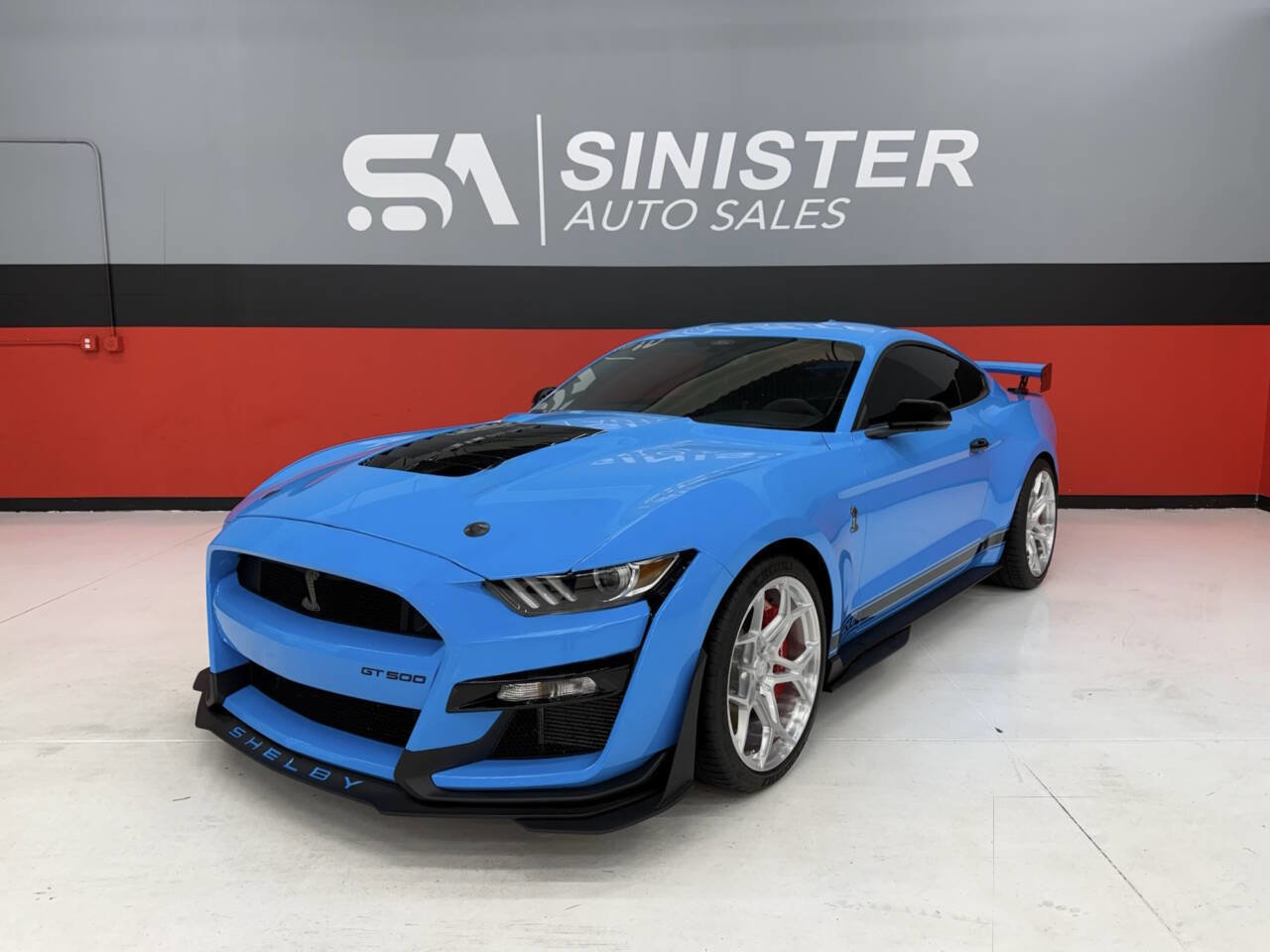 Used 2021 Ford Mustang Shelby GT500 w/ Technology Package image 1
