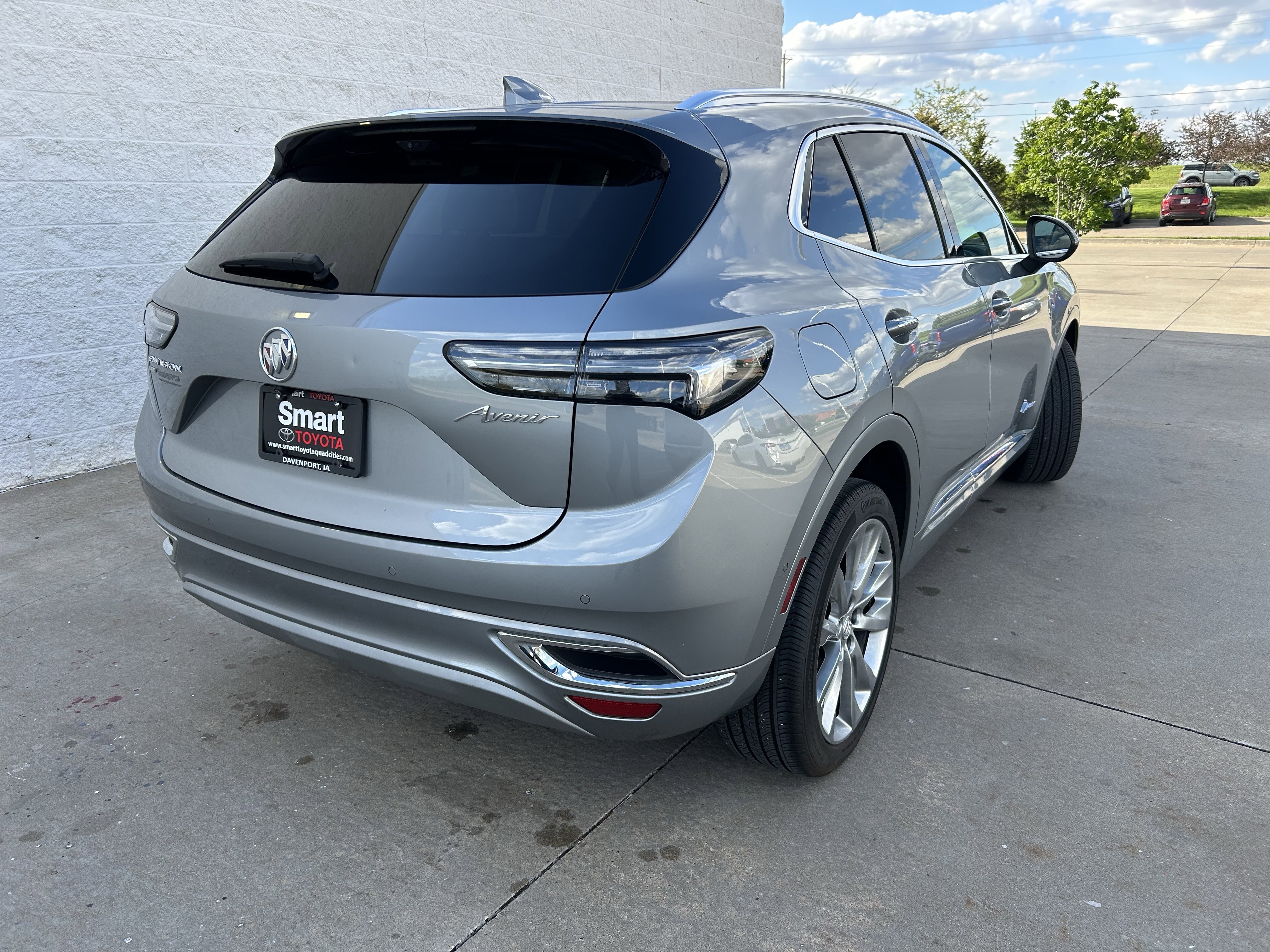 Used 2023 Buick Envision Avenir AWD/4WD image 6