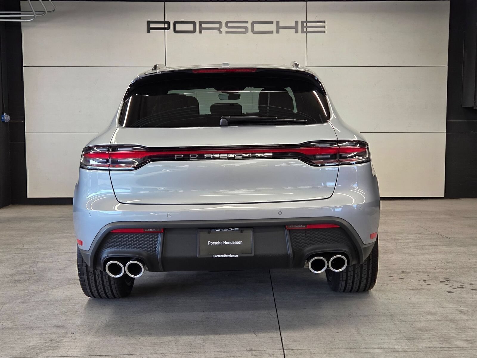 Certified 2026 Porsche Macan AWD/4WD image 7