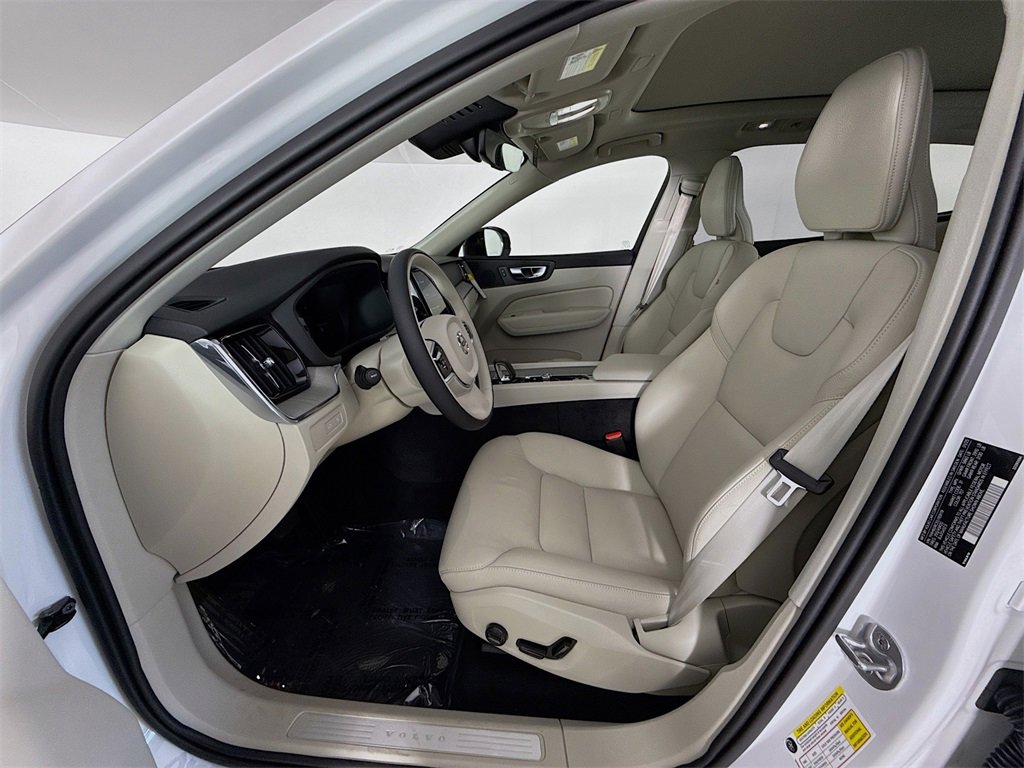Used 2025 Volvo XC60 T8 Plus w/ Protection Package Premier image 21