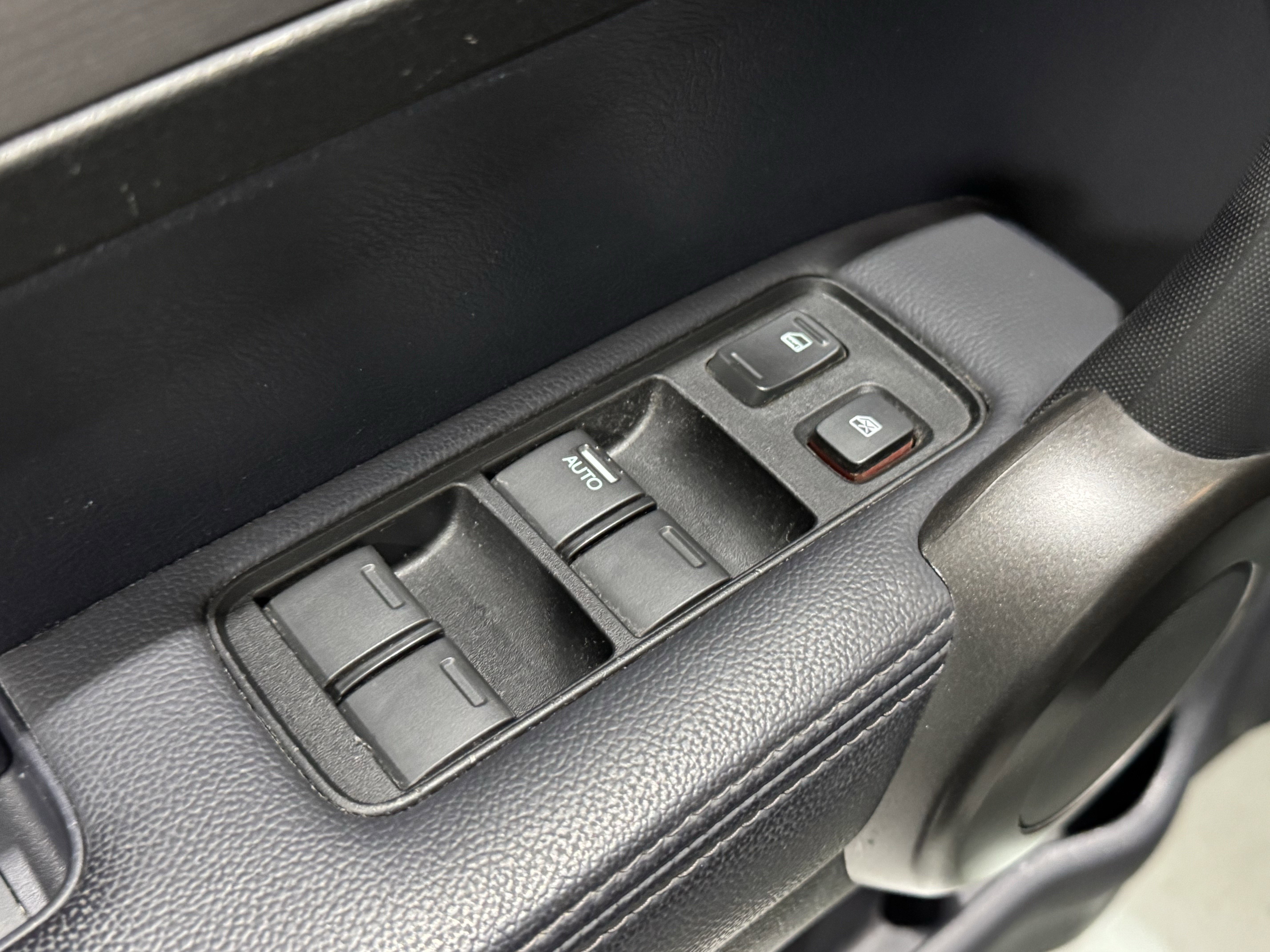 Used 2011 Honda CR-V EX-L image 23