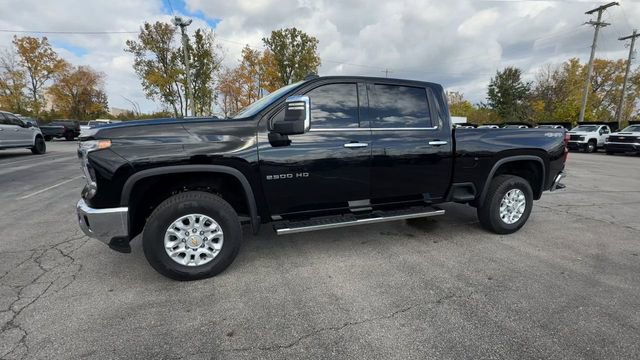 Used 2024 Chevrolet Silverado 2500 LTZ AWD/4WD image 4