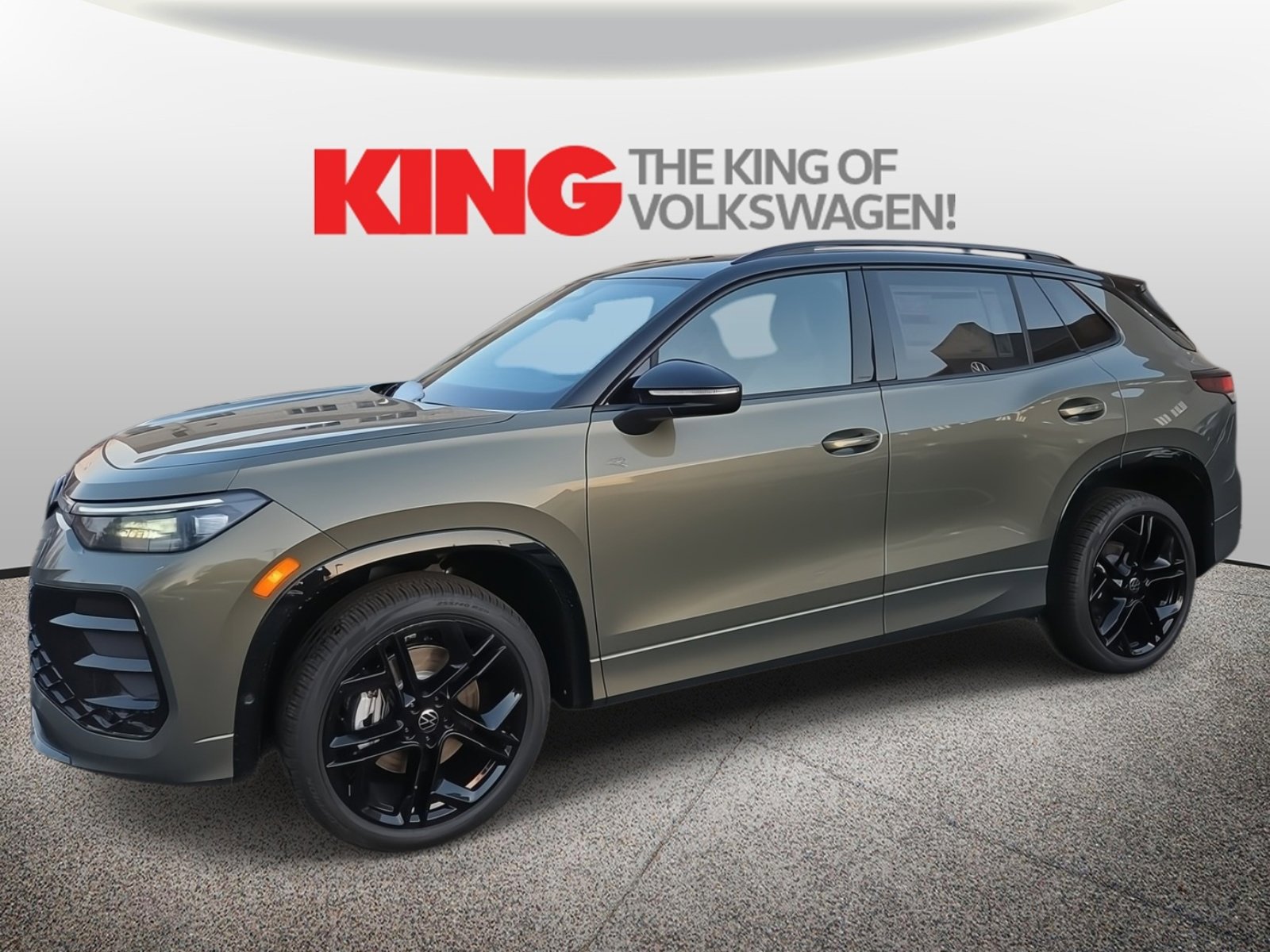 New 2026 Volkswagen Tiguan SE R-Line image 8