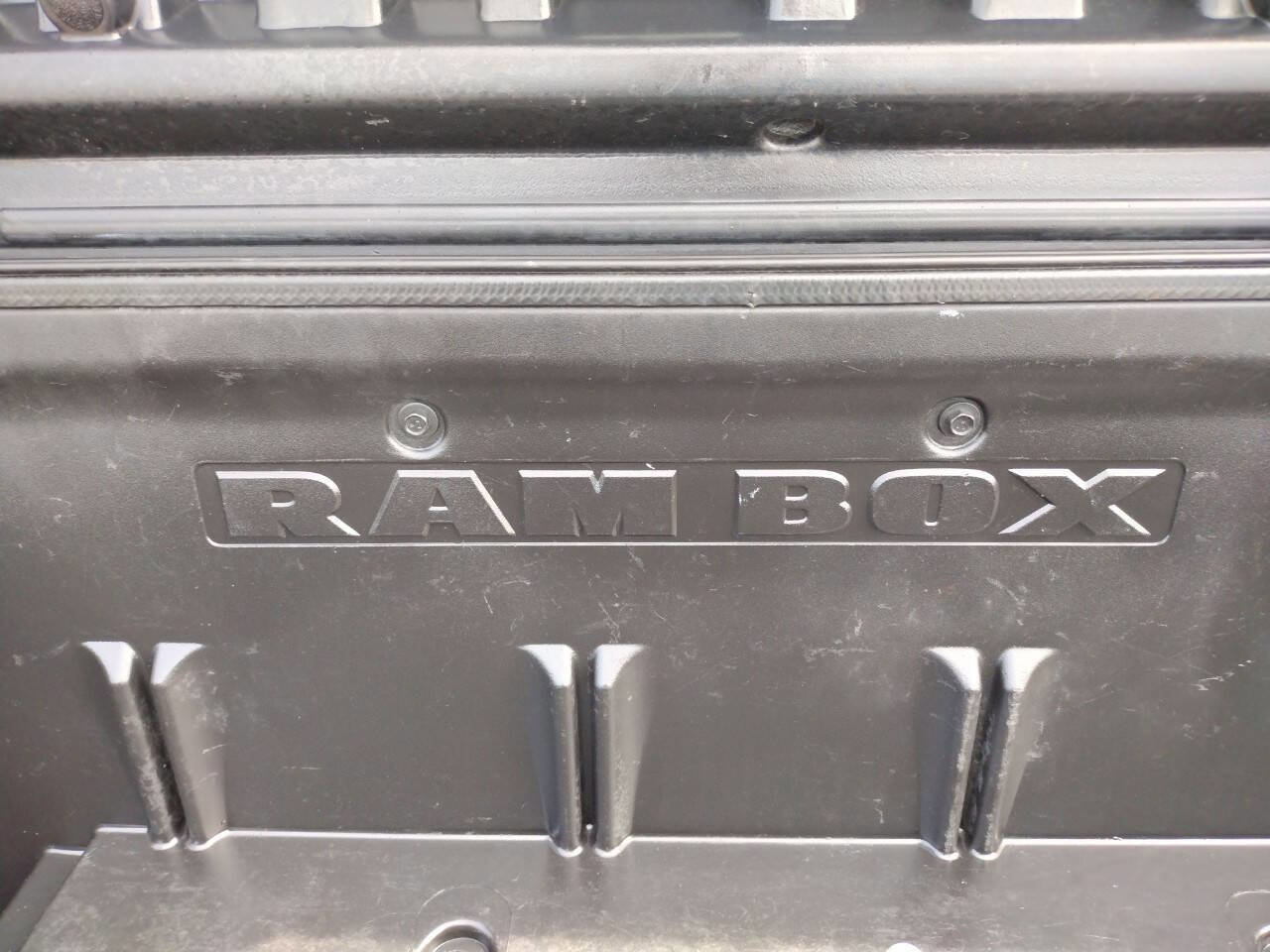 Used 2017 RAM 1500 Express image 15