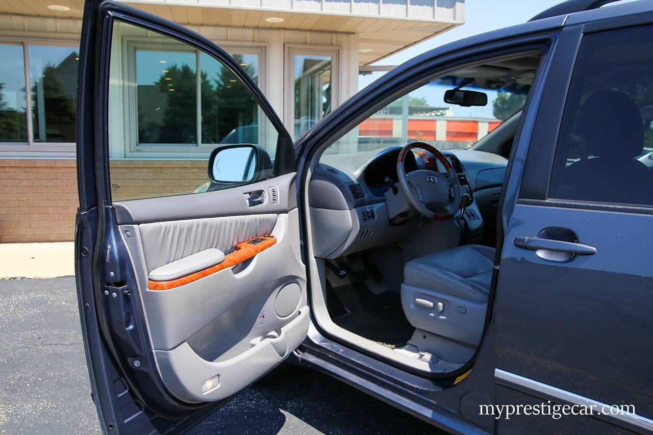Used 2010 Toyota Sienna XLE Limited w/ XLE Limited Pkg 2 AWD/4WD image 33
