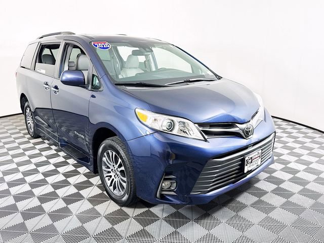 Used 2020 Toyota Sienna XLE w/ XLE Navigation Package FWD image 1